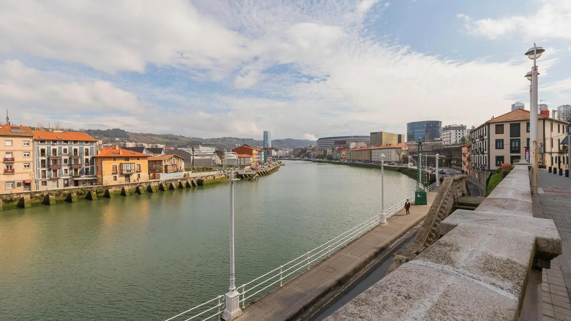 Akomodat En Apartamento Luminoso Junto Al Paseo De La Ria Bilbao 0*,  Spain